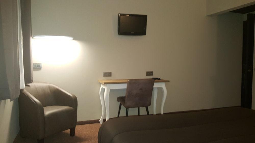 Hotel Le Chantecler Βρυξέλλες Εξωτερικό φωτογραφία
